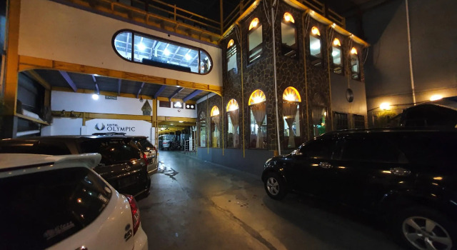 Bett im Wohnheim Hotel Olympic Semarang by Sajiwa