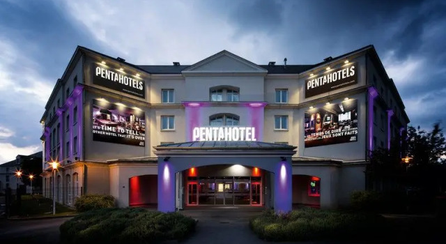 Трёхместный полулюкс pentahotel Paris Charles de Gaulle