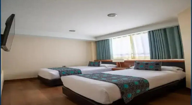 Полулюкс с 2 комнатами Hotel Abastos Plaza