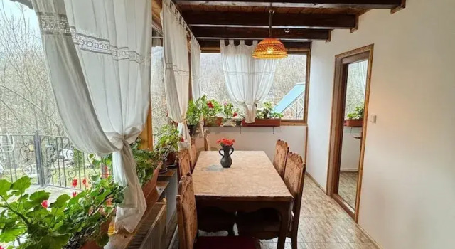 Семейная студия с видом на бассейн Pensiunea PORTAS RESORT