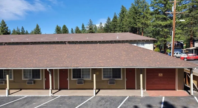 Bluebird Day Inn & Suites