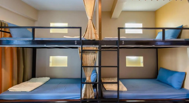 Кровать в общем номере Restiny Hostel