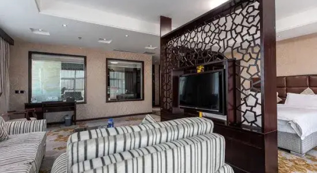Люкс Deluxe The BLD International Hotel