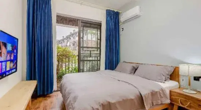 Семейный люкс с 2 комнатами с балконом Qianchaju Hotel