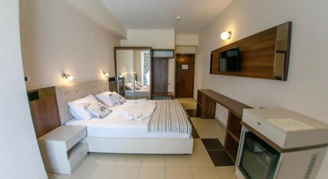 Jijo's Hotel