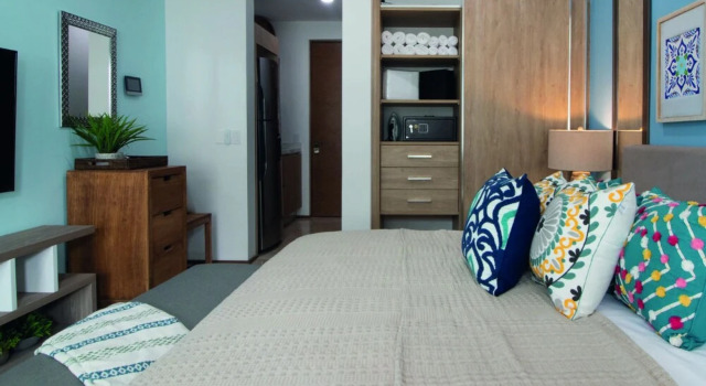 Номер Luxury Oceanview Infinity Pool, Steps to 5th Ave & Beach