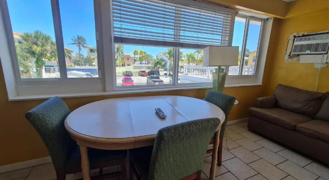 Номер Economy Pousada Suites at Hollywood Beach