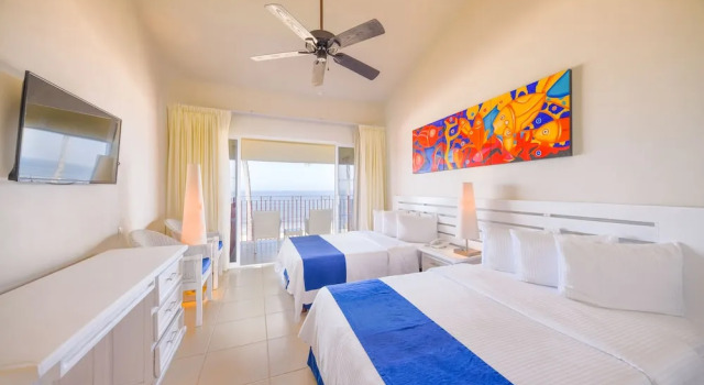 Четырёхместный номер Standard с видом на океан Grand Decameron Complex Bucerias, A Trademark All-Inclusive Resort
