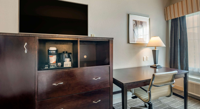 Comfort Inn & Suites