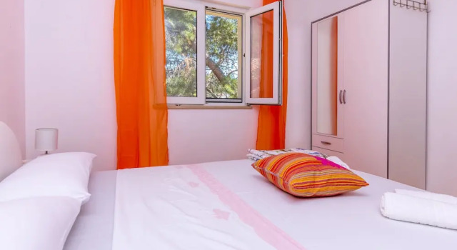 Apartments Ive & Maja, Varaa Huoneisto Hotellit Split-Dalmatia pysäköinnillä, Pysäköinti