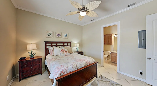 Bright Beach W/ Pool - Steps To The Sand! 2 Bedroom Condo