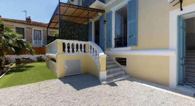 Апартаменты Villa Capriciosa - Five Stars Holiday House