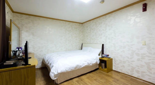 Papaya Motel, Boek Motel Hotels in Gangwon-Do met parkeren, Parkeren