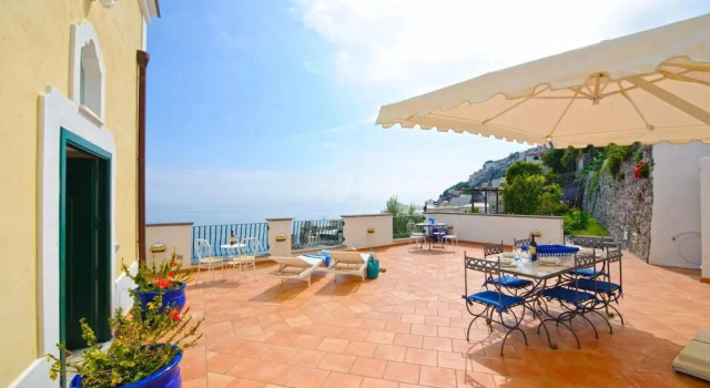 Коттедж Casa Alessia - Big Terrace on the sea Ideal for Large Families