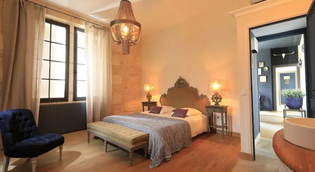 Château de Garde, Prenota Hotel Moulon 