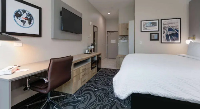 Полулюкс The Elm, a Ramada by Wyndham