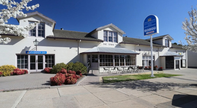 Townhouse Motel Cowra, Забронировать Мотель Каура Central West NSW, рядом с Японский сад Кауры