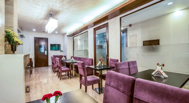 Capital O 14768 The Grand Vikalp, Забронировать Отель Отели Нью-Дели с завтраком, Завтраки