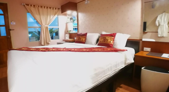 The Little Alley Boutique Hotel, Varaa Boutique-hotelli SPA-hotellit kohteessa Central Thailand, SPA
