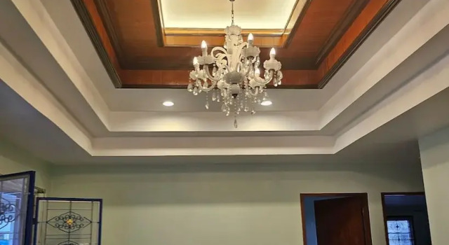 Room in Guest Room - Stunning Home Great Location