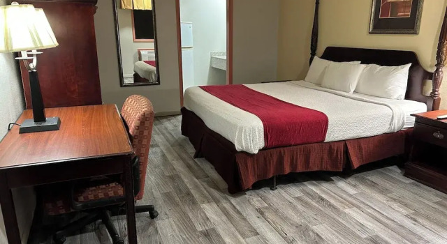 Номер Deluxe Howards Inn Motel