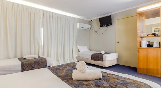 Трёхместный семейный номер Standard Gladstone Palms Motor Inn