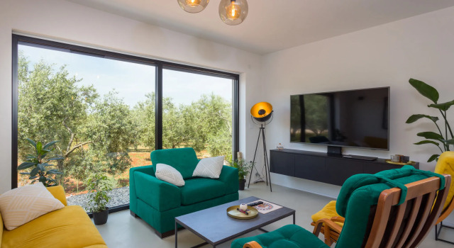 Altalune, Book Hotel Karpinjan Istrien