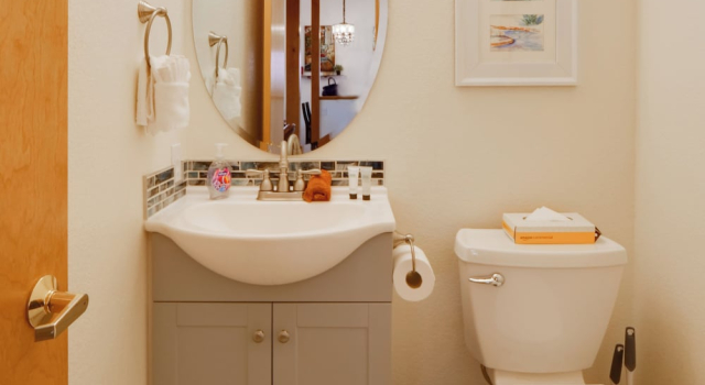 Коттедж Homey Dog-friendly Retreat w/ Deck in Dtwn Frisco!