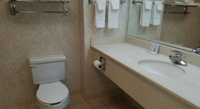 Люкс American Inn & Suites - High Point NC