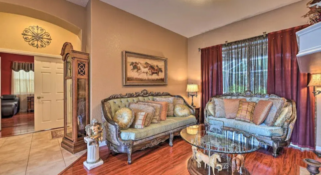 Elegant Valrico Home ~ 15 Mi to Downtown Tampa!, Prenota Hotel Valrico Florida