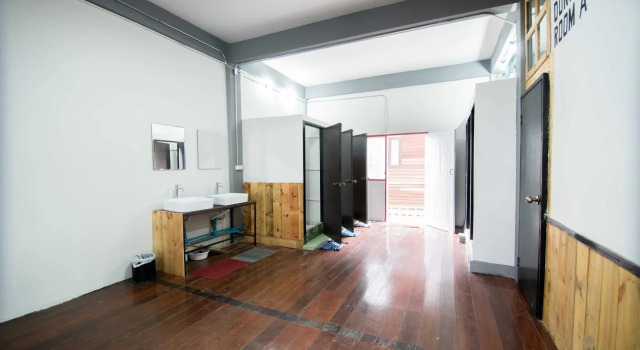 Il Treno Hostel, Rezervovat Hostel Hostely v Central Thailand, Hostel