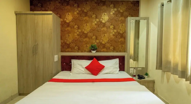 Majestic Hotel and Restro, Забронировать Отель Отели штата Раджастхана с парковкой, Парковка