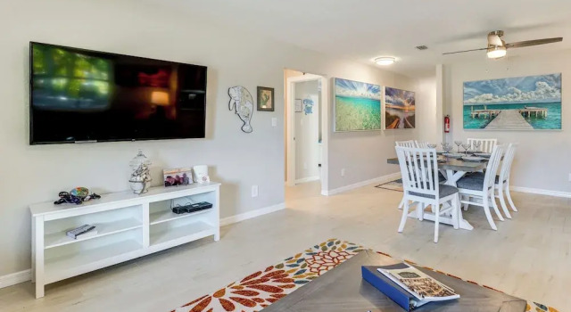 Indian Rocks Beach Home - 2 Blocks to Beach!, Забронировать Дом для отпуска Отели Клируотер-Бич с парковкой, Парковка
