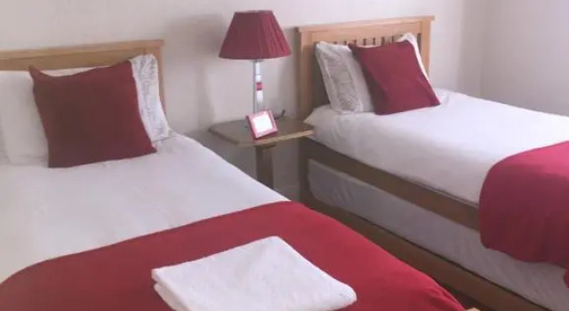 San Michele Guest House, Забронировать Гостевой дом Отели Пула с парковкой, рядом с Poole Yacht Club, Парковка