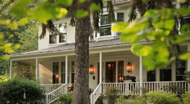 The White Oak Inn, Varaa Bed and Breakfast Danville Ohio
