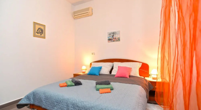Apartment 1673