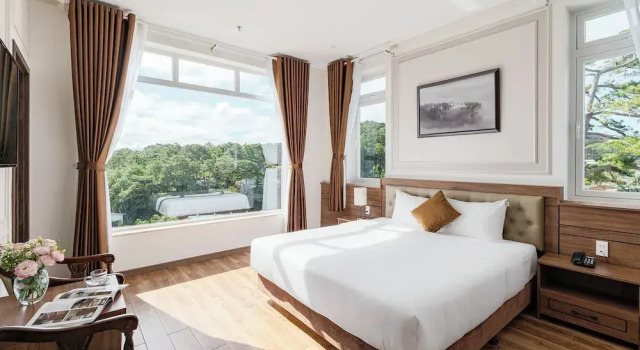 Номер Standard PINE VIEW Hotel Dalat