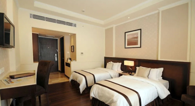 Blue Saphire Clarks Inn Haldwani, Rezerwuj Hotel Haldwani Uttarakhand