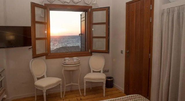 Двухместный номер Deluxe с балконом и с видом на море Limeni Inn - Boutique Hotel