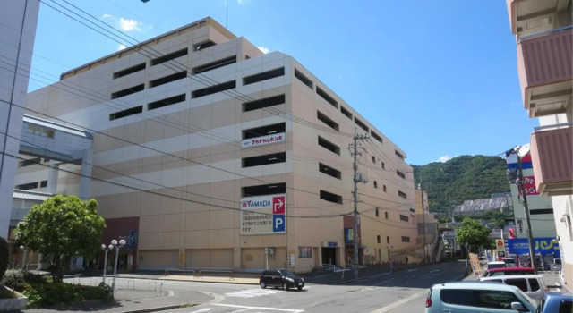 Something Hall Dolphin, Rezerwuj Hotel Hotele w Chugoku z parkingiem, Parking