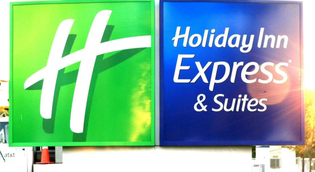Holiday Inn Express & Suites Youngstown West - Austintown by IHG, Book Hotel Austintown Ohio