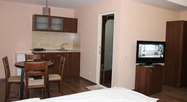 Семейная студия с красивым видом из окна Center Guest House