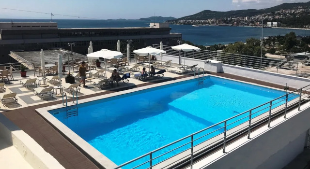 Трёхместный номер Standard с балконом и с видом на город Oceanis Hotel