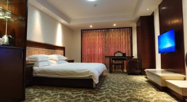 Люкс Bossman International Hotel