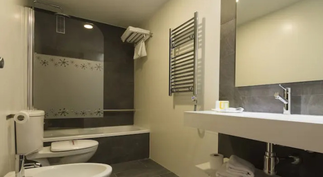 Двухместный номер Standard с балконом Hotel Apolo