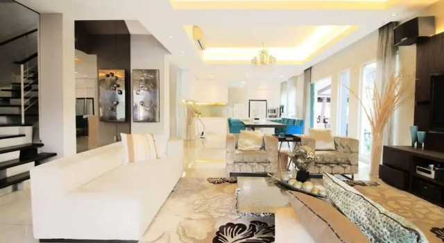 Коттедж Chic 4BR Oasis With Gazebo, Your Dream Getaway
