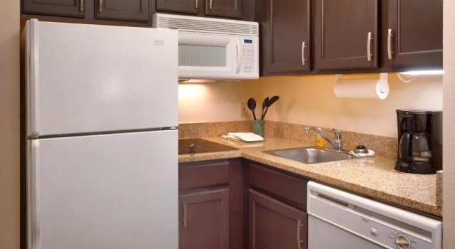 Номер Standard Staybridge Suites Peoria Downtown by IHG