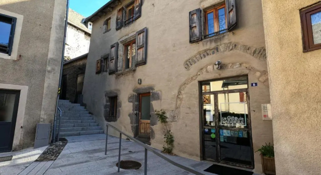 La Maison - Hotel & Gite, Rezervați Hotel Laguiole Aveyron