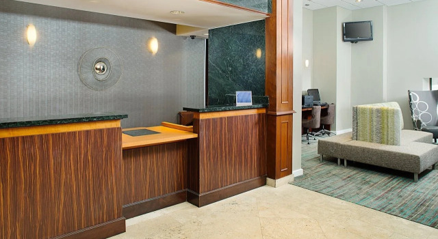 Residence Inn Atlanta Downtown, Buchen Sie Hotel Atlanta Georgia, in der Nähe von Bahnhof Georgia