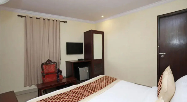 Vivek Hotel